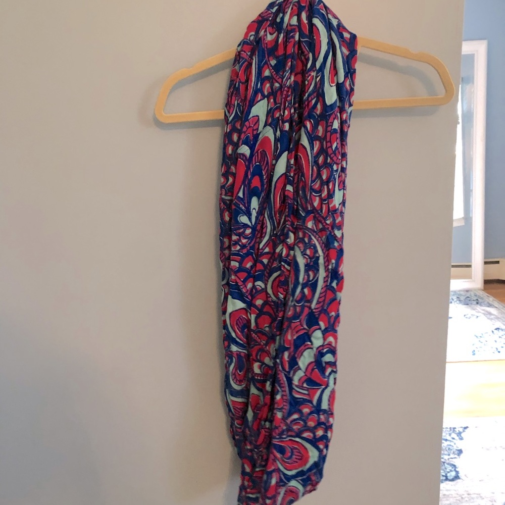 Lilly pulitzer infinity circle scarf